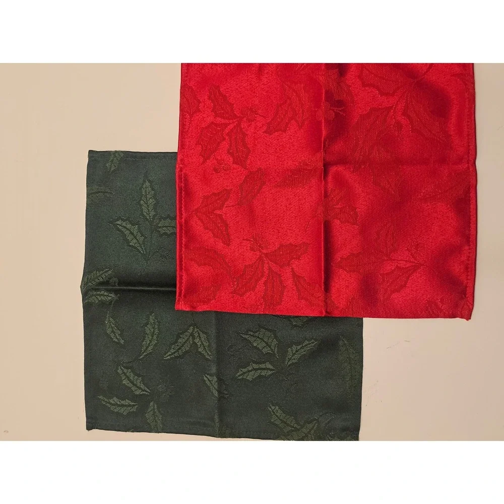 Lenox Holiday Holly Damask Cocktail Napkins Red Green Set of 9 Christmas Linens